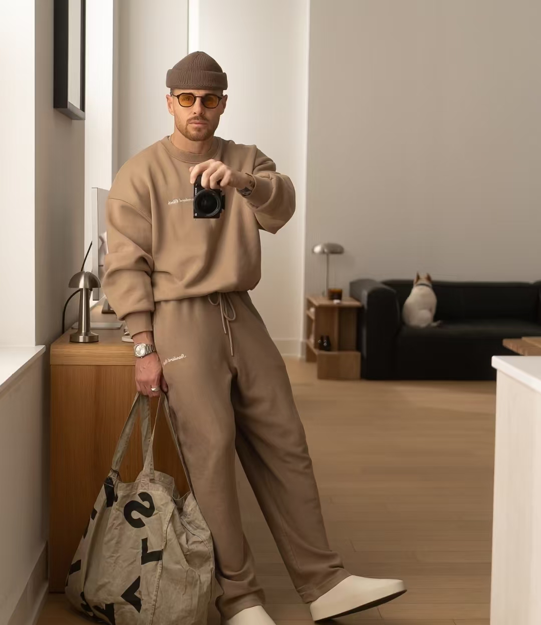 Chill – Luxe Vibe: Monochrome Neutrals and Effortless Cool