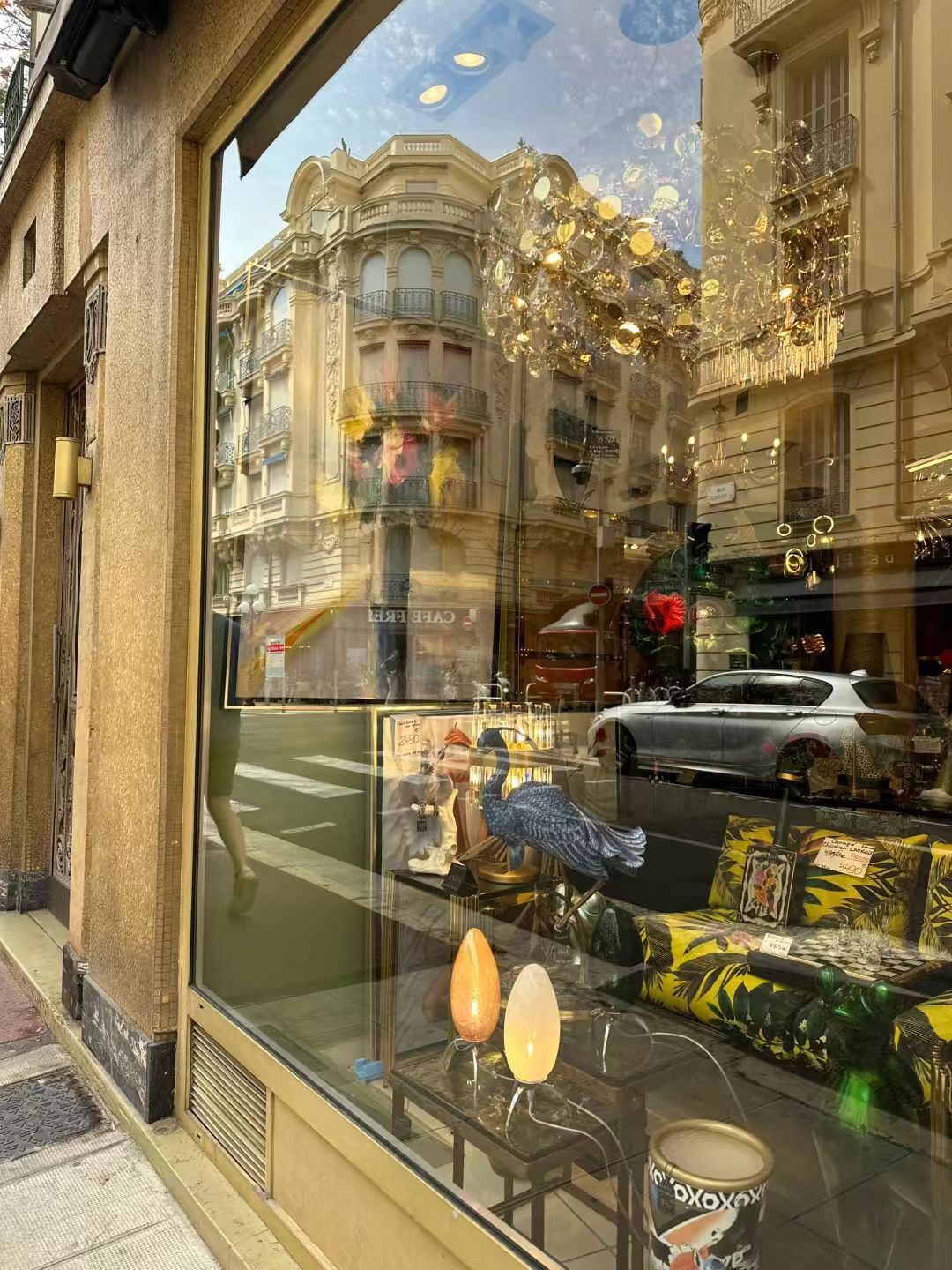 Downtown Display: Glass, Glam, and Cityscapes 🌆🛍️