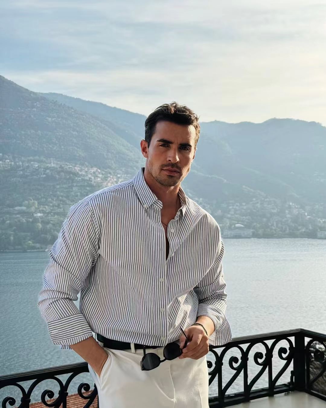 Lakefront Elegance: Stripes & Scenic Vibes