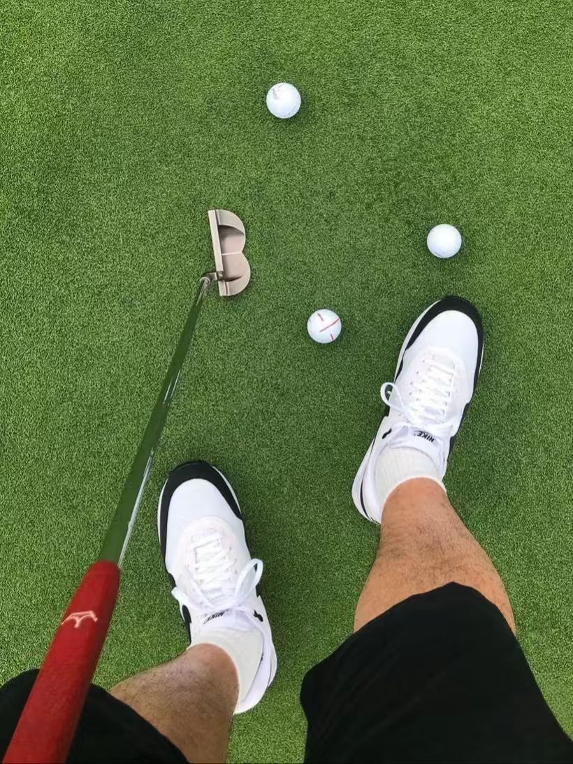 Golf Time: Sinking Putts in Style ⛳️👟